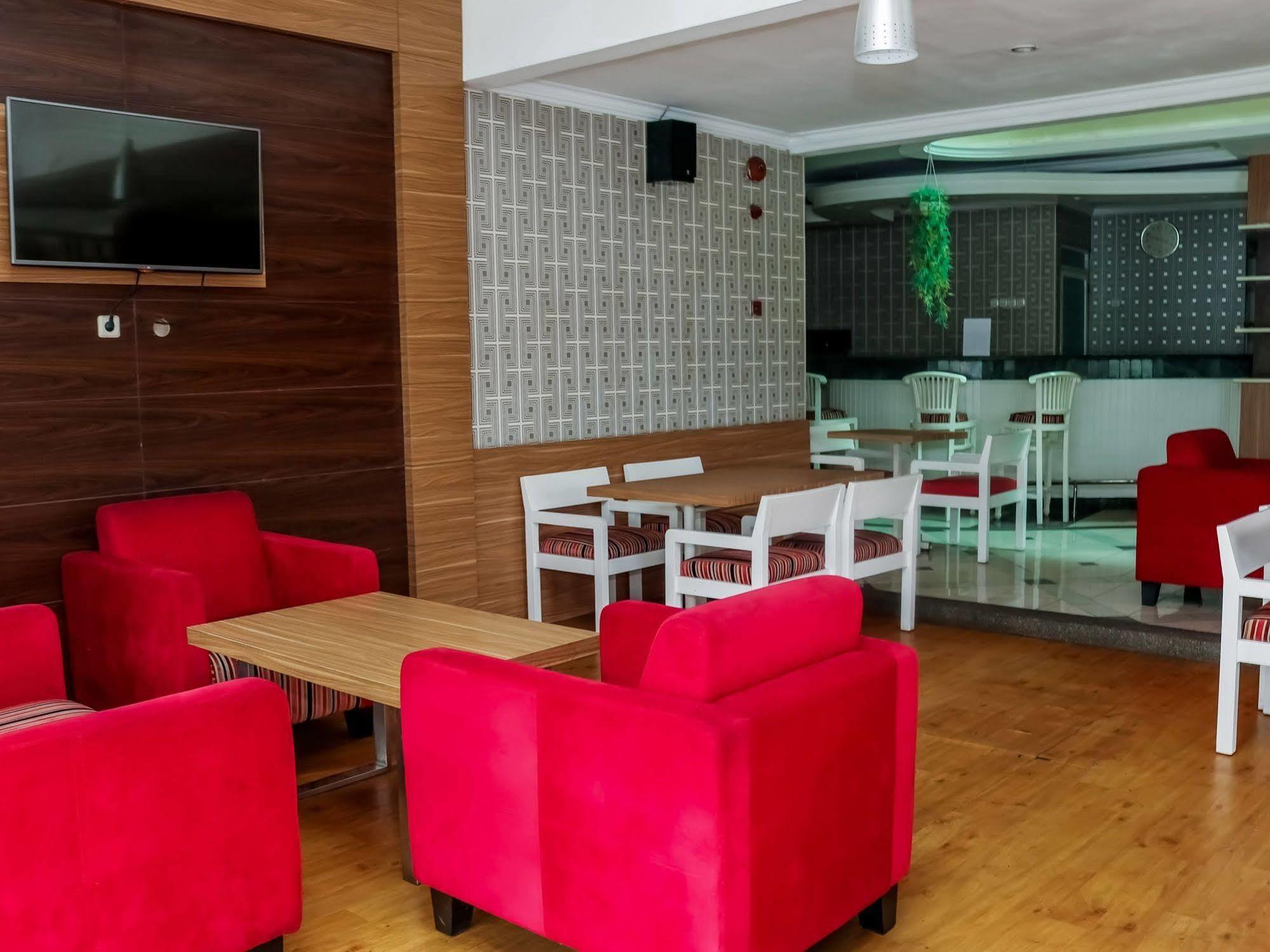Hotel Nida Sukajadi Railway Station Cibogo
