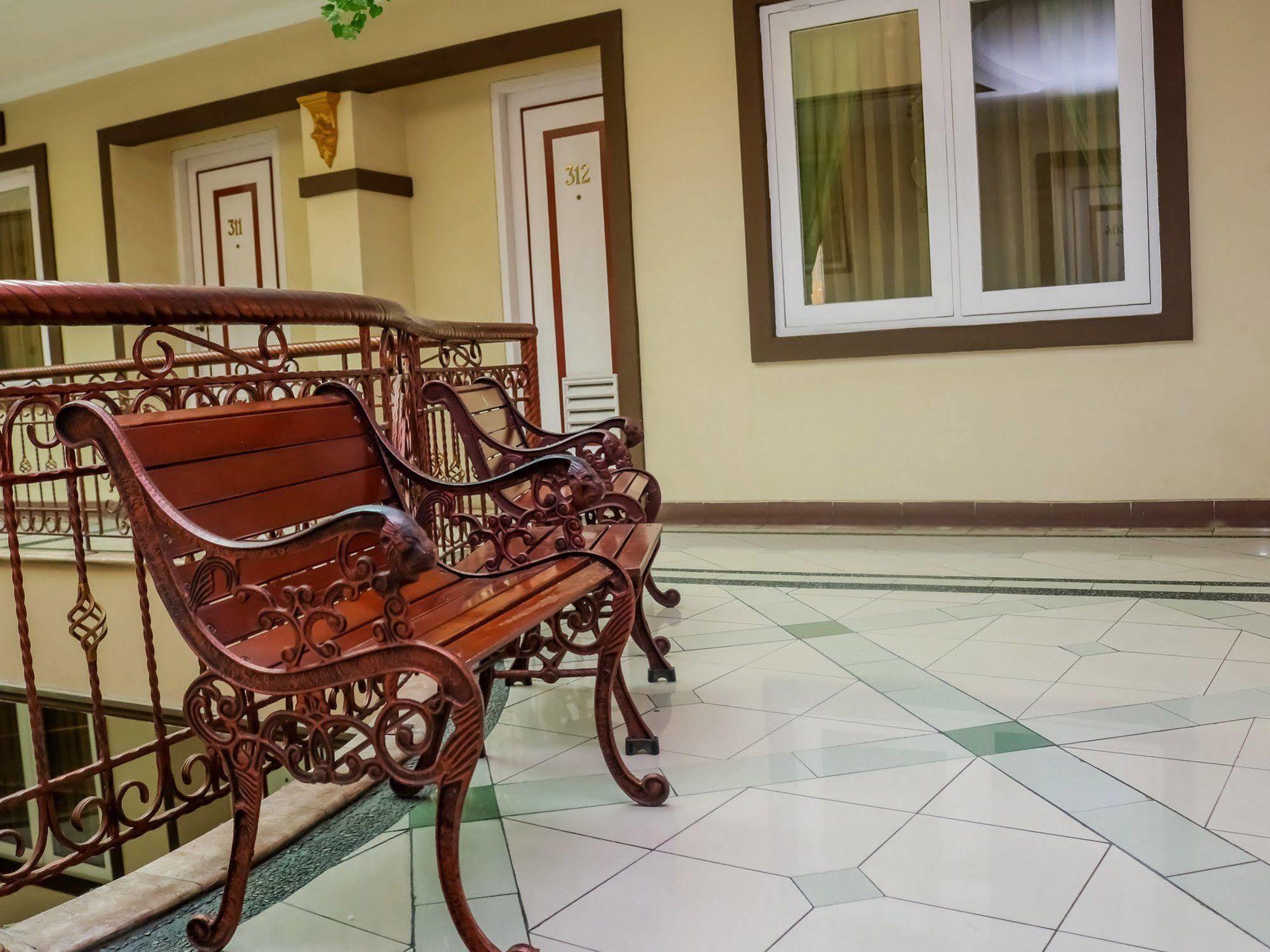 Nida Sukajadi Railway Station Cibogo Hotel
